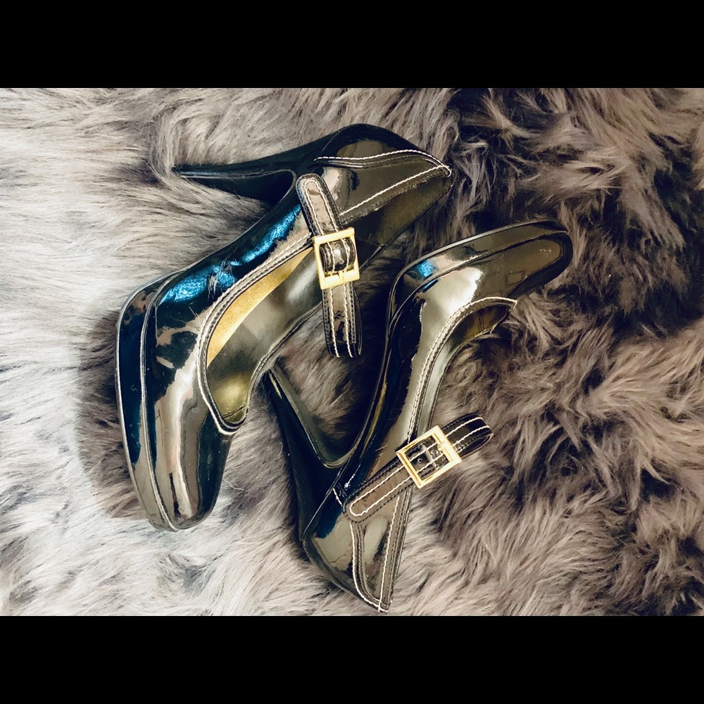 Black heels with gold Buckle, by Delicious, size 8
